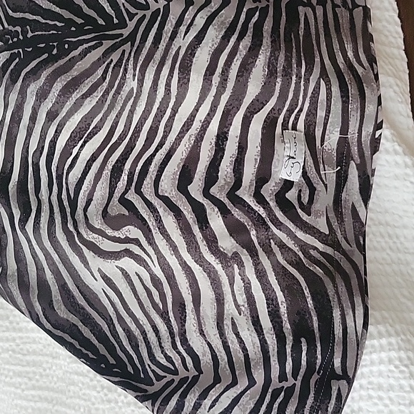 BYTAVI Animal Print Skirt Size Small - Picture 3 of 7